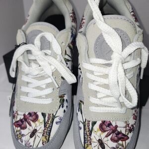 Inkkas Insects/Bug Print Sneakers Women's Size 7 New With Tag
